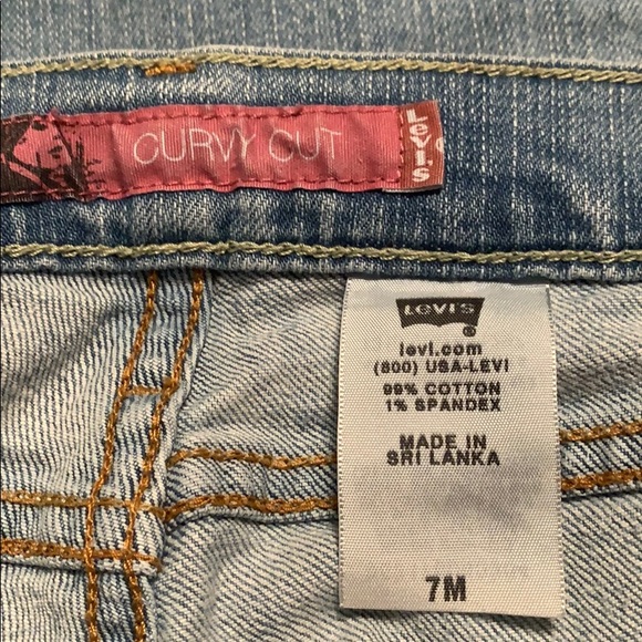 Levi’s Classic Stonewashed Jeans - Picture 5 of 6